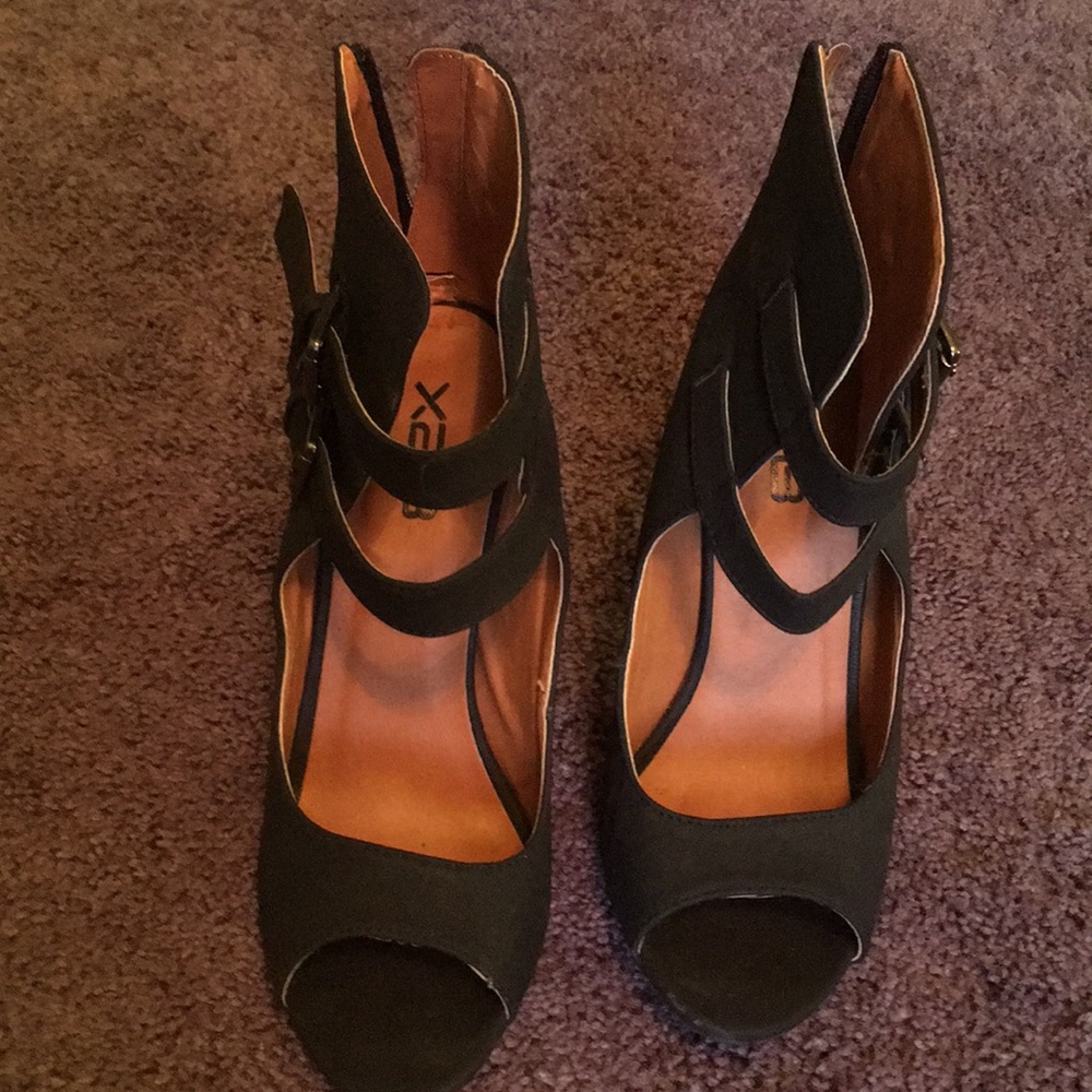 X2B 3.5 Inch Heels - Picture 3 of 6
